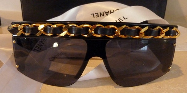 Vintage and Musthaves. Chanel tortoiseshell sunglasses