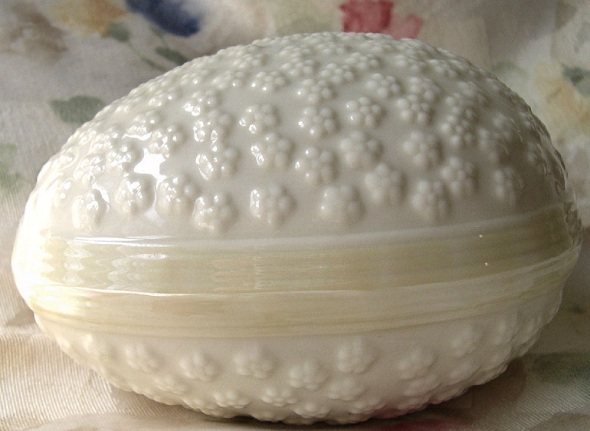 Vintage Easter Egg (porcelain)